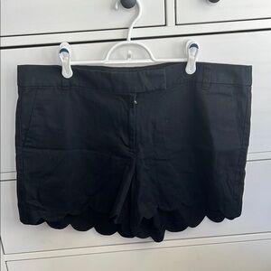 Black Scalloped Hem Women's Shorts